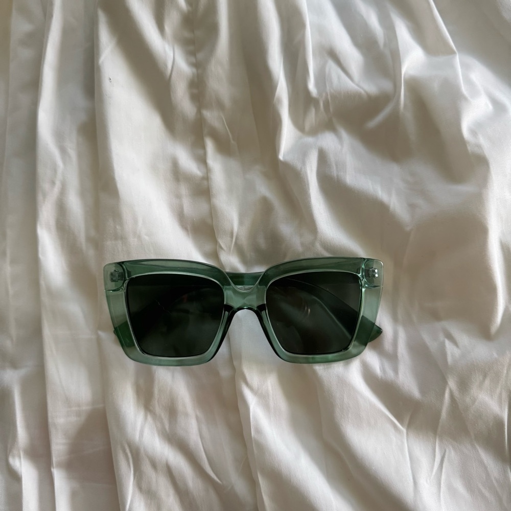 Light Green Frame Big Sunglasses